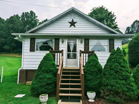 2108 Honey Camp Road Clintwood Va 24228, Clintwood, VA 24228