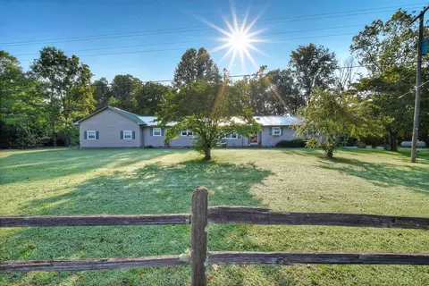348 Price Road Elizabethton Tn 37643, Elizabethton, TN 37643