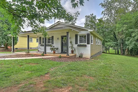 1513 E Holston Avenue Johnson City Tn 37601, Johnson City, TN 37601