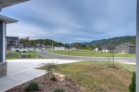 122 Ervin Loop Erwin Tn 37650, Erwin, TN 37650 photo 8