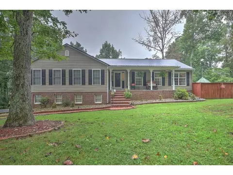 733 Dover Avenue Mount Carmel Tn 37645, Mount Carmel, TN 37645