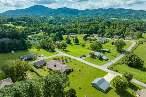 172 Hilltop Drive Fall Branch Tn 37656, Fall Branch, TN 37656 photo 71
