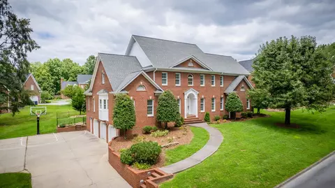 152 Chippendale Square Kingsport Tn 37660, Kingsport, TN 37660