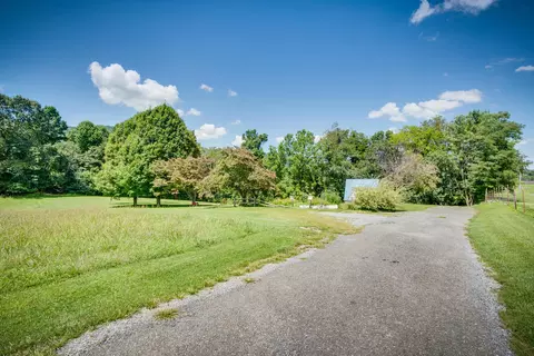 350 Plantation Drive Unicoi Tn 37692, Unicoi, TN 37692