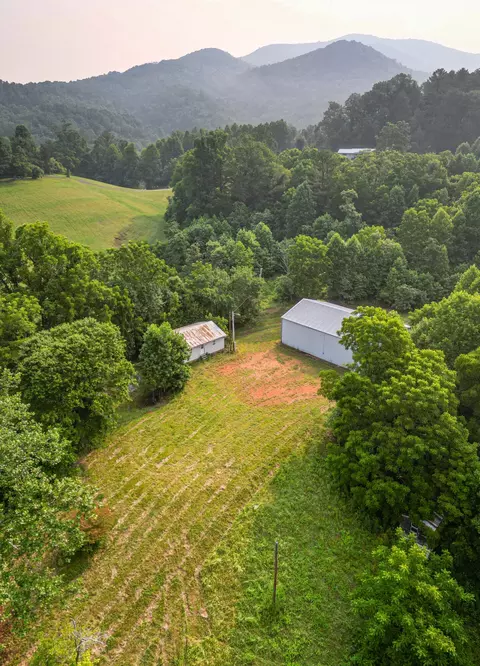 125 Dale Blevins Lane Roan Mountain Tn 37687, Roan Mountain, TN 37687