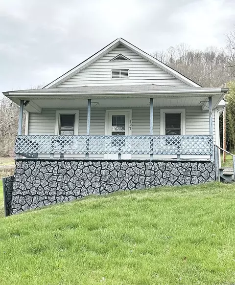 307 5th Avenue, Saltville, VA 24370