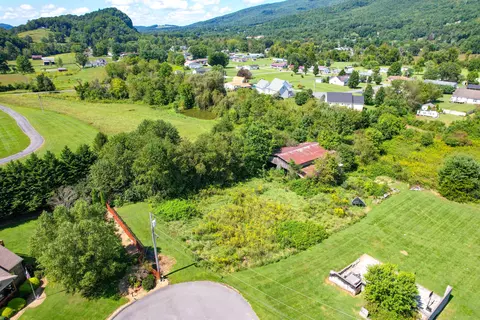 504 Clear Brook Court Elizabethton Tn 37643, Elizabethton, TN 37643