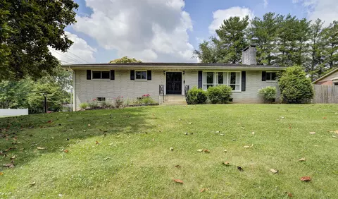 2401 Larkspur Drive Johnson City Tn 37604, Johnson City, TN 37604