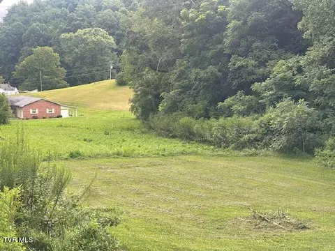 1153 Highway 321 Hampton Tn 37658, Hampton, TN 37658 photo 16