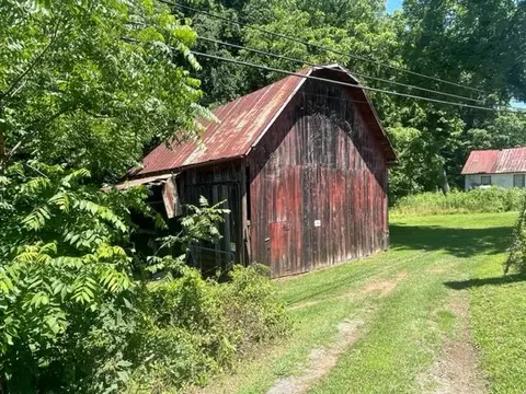 1153 Highway 321 Hampton Tn 37658, Hampton, TN 37658 photo 2