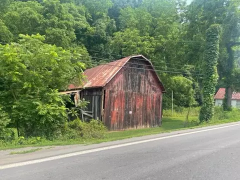 1153 Highway 321 Hampton Tn 37658, Hampton, TN 37658 photo 6