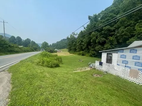 1153 Highway 321 Hampton Tn 37658, Hampton, TN 37658 photo 8