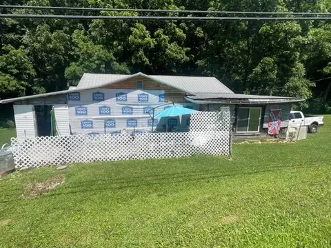 1153 Highway 321 Hampton Tn 37658, Hampton, TN 37658 photo 5