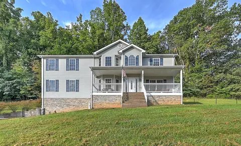 201 Lakeshore Road Bluff City Tn 37618, Bluff City, TN 37618