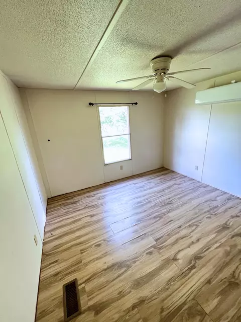 431 Tollett Street Street Hampton Tn 37658, Hampton, TN 37658 photo 4