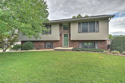 1401 Hickory Lane Mount Carmel Tn 37645, Mount Carmel, TN 37645