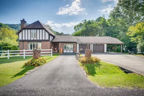 405 W Wyandotte Avenue W Big Stone Gap Va 24219, Big Stone Gap, VA 24219