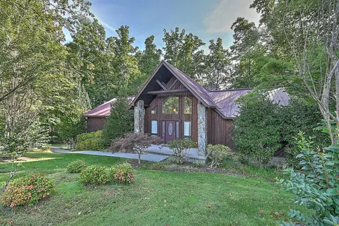 330 Golf Course Road Unicoi Tn 37692, Unicoi, TN 37692