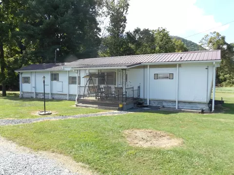126 Swimming Pool Road Hampton Tn 37658, Hampton, TN 37658