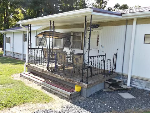 126 Swimming Pool Road Hampton Tn 37658, Hampton, TN 37658 photo 2