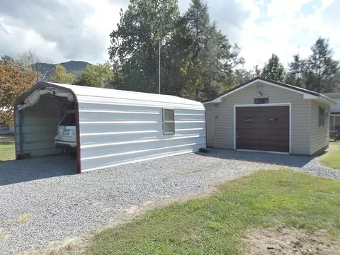 126 Swimming Pool Road Hampton Tn 37658, Hampton, TN 37658 photo 4