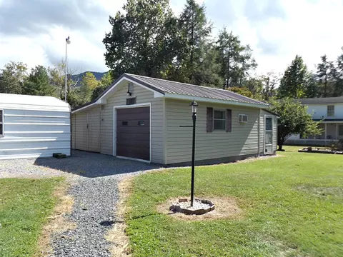 126 Swimming Pool Road Hampton Tn 37658, Hampton, TN 37658 photo 3