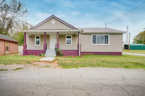 208 Center Avenue Surgoinsville Tn 37873, Surgoinsville, TN 37873