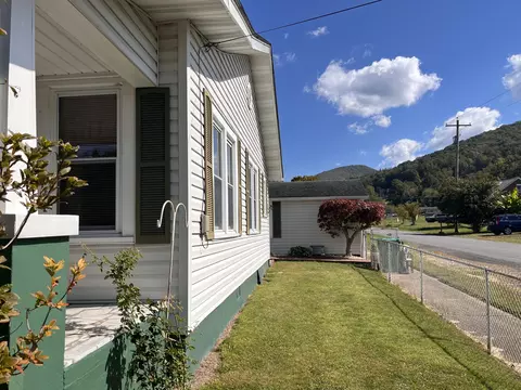 417 Second Avenue Hampton Tn 37658, Hampton, TN 37658 photo 5