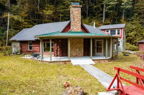 860 Flat Ridge Road Sugar Grove Va 24375, Sugar Grove, VA 24375
