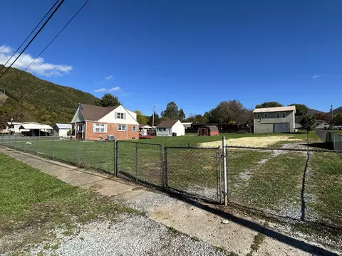 203 Second Avenue Hampton Tn 37658, Hampton, TN 37658 photo 5