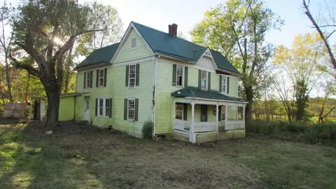 2149 Chinquapin Grove Road Bluff City Tn 37618, Bluff City, TN 37618
