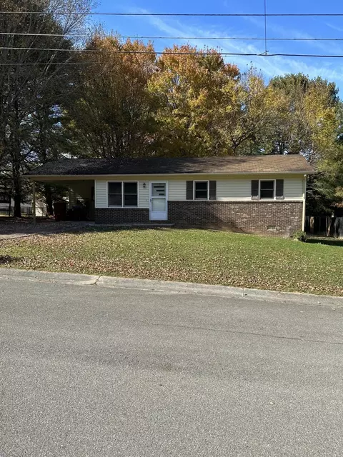 1303 Adobe Drive Johnson City Tn 37601, Johnson City, TN 37601 photo 2