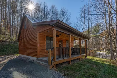 2050 Johnson Hollow Road Mountain City Tn 37683, Mountain City, TN 37683