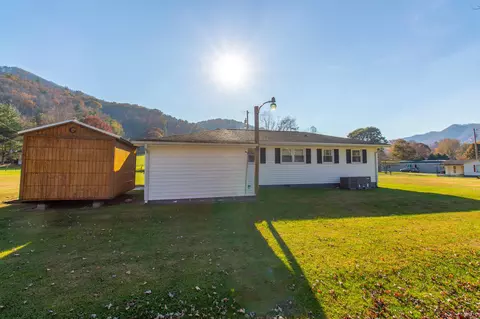 315 Melrose Street Hampton Tn 37658, Hampton, TN 37658 photo 25