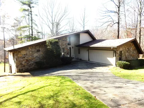 304 Golf Course Road Unicoi Tn 37692, Unicoi, TN 37692