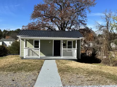 1907 E Myrtle Avenue Johnson City Tn 37601, Johnson City, TN 37601 photo 2