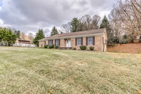 460 NE Oak Hill Street Abingdon Va 24210, Abingdon, VA 24210