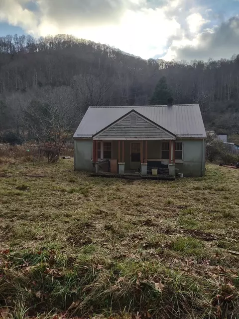 1914 S Fork Road Marion Va 24354, Marion, VA 24354