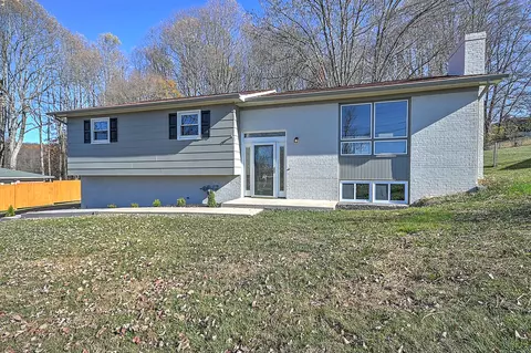 23421 Autumn Road Bristol Va 24202, Bristol, VA 24202