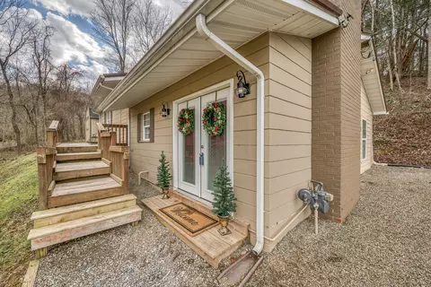 906 Diane Avenue Erwin Tn 37650, Erwin, TN 37650 photo 2