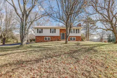 446 Old Hickory Circle Mount Carmel Tn 37645, Mount Carmel, TN 37645