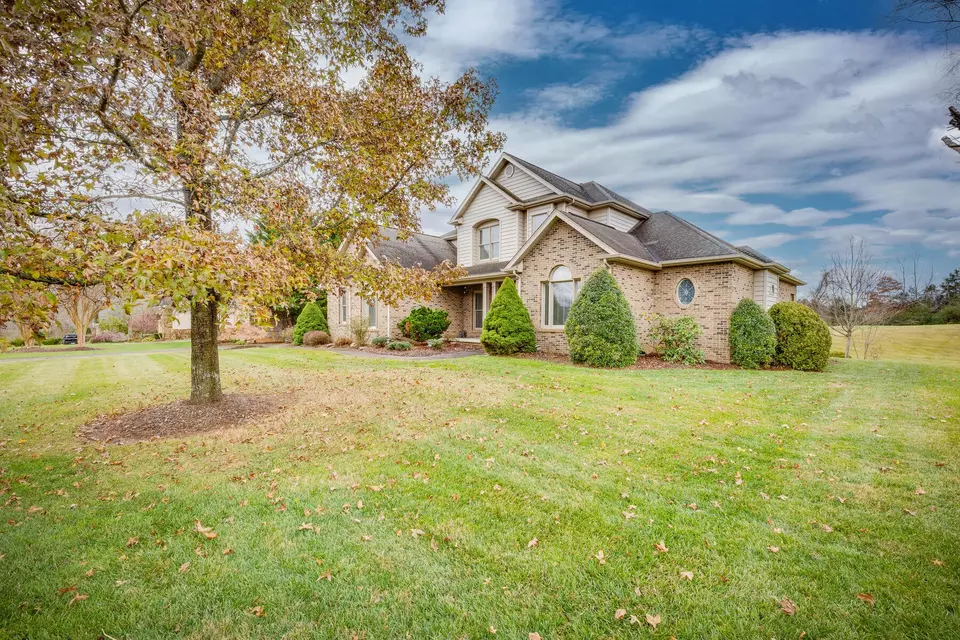 107 Strawberry Field Drive Johnson City Tn 37604, Johnson City, TN 37604 78 Photos Movoto