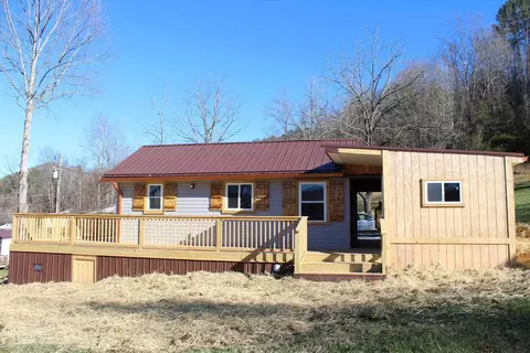 104 Masters Street Erwin Tn 37650, Erwin, TN 37650 photo 2