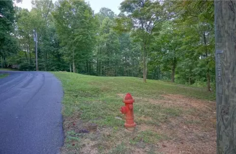 302 Golf Course Road Unicoi Tn 37692, Unicoi, TN 37692