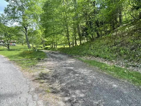 5 Greer Road, Trade, TN 37691