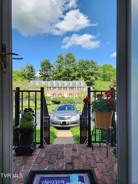 817 NE Wayne Avenue 817 Abingdon Va 24210, Abingdon, VA 24210 photo 2