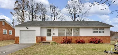 829 Carlisle Drive Kingsport Tn 37660, Kingsport, TN 37660