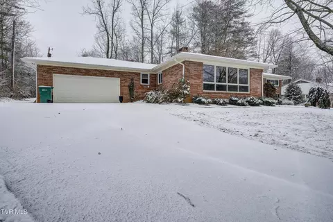 631 Ash Street Erwin Tn 37650, Erwin, TN 37650 photo 3