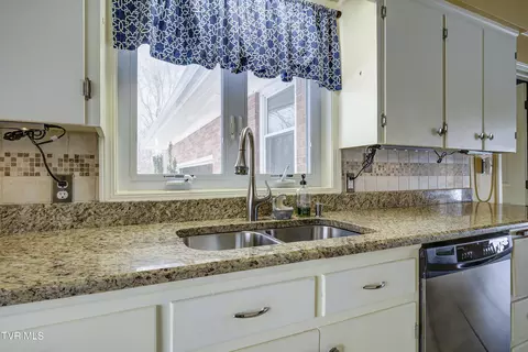631 Ash Street Erwin Tn 37650, Erwin, TN 37650 photo 14