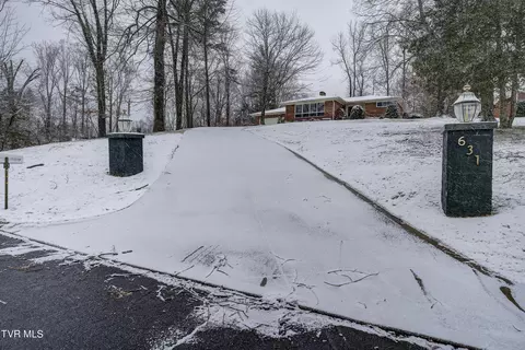631 Ash Street Erwin Tn 37650, Erwin, TN 37650 photo 2